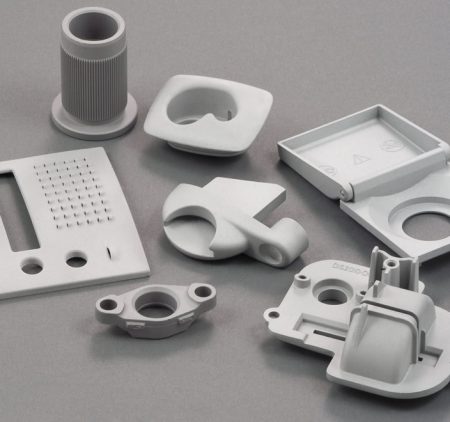 Sandblasting metals: sandblasting metal components