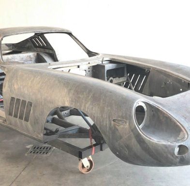 Decapaggio scocca auto
